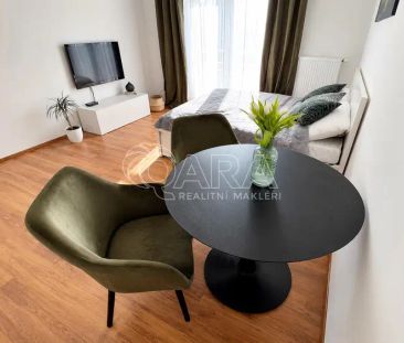 Pronájem moderního bytu 1+kk s balkonem a sklepem, Praha 7 Holešovice - Photo 1