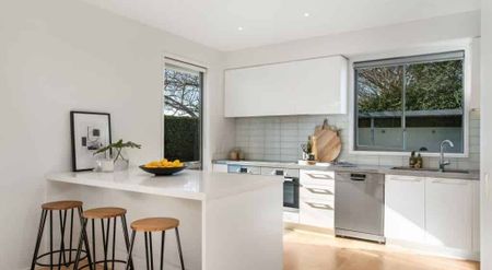 Sensational Large Four Bedroom Home - Photo 2