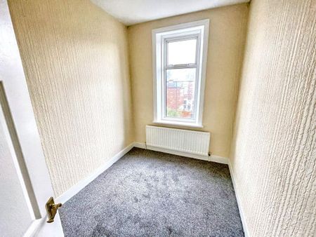 3 bed upper flat to rent in NE31 - Photo 4