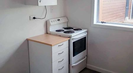 NORTH END FAMILY HOME - Photo 3