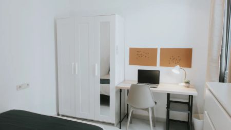 Room in a shared 4-bedroom apartment for rent in el Gòtic - Photo 4