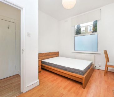 2 bedroom maisonette to rent - Photo 3