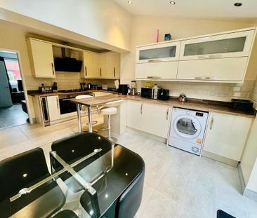 3 bedroom terraced house to rent - Photo 6