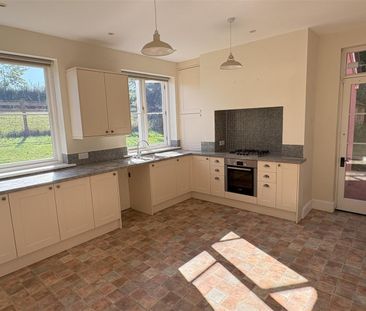 Drake Lane, Dursley - Photo 5