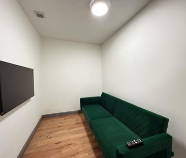 Flat A, 49 Holyhead Road - Photo 1