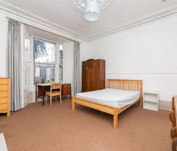 5 bedroom semi-detached house to rent - Photo 4