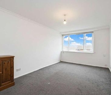 Pettits Lane North, Romford, RM1 - Photo 5