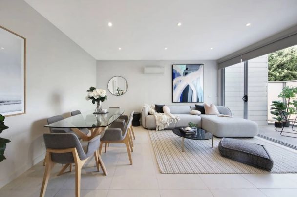 CONTEMPORARY LIFESTYLE LIVING - Photo 1