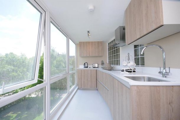 3 bedroom flat to rent - Photo 1