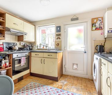 2 bedroom terraced house to rent - Photo 4