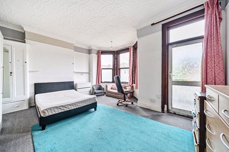 4 Bed Semi-Detached House, Sylvan Avenue, N22 - Photo 4