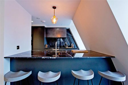 Golden Square, Soho - Photo 3