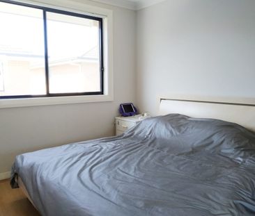 Modern 4-Bedroom Townhouse in Prime Blacktown Location - Photo 4
