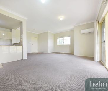 Stylish 3-Bedroom Apartment with Stunning Views - Photo 4