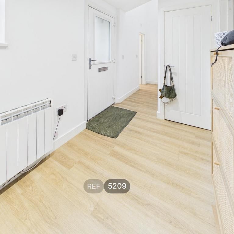 2 bedroom terraced house to rent - Photo 1