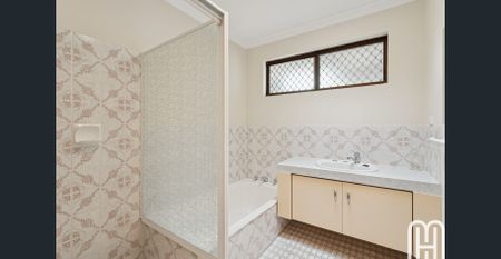 A 70s classic with space, charm and convenience! - Photo 4