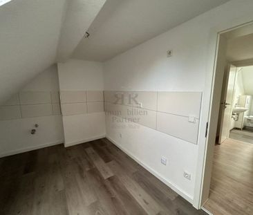 Kleine, gepflegte 2,5 Zimmer Dachgeschosswohnung - Photo 1