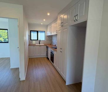 Brand New Stylish 3-Bed, 3-Bath - Photo 4