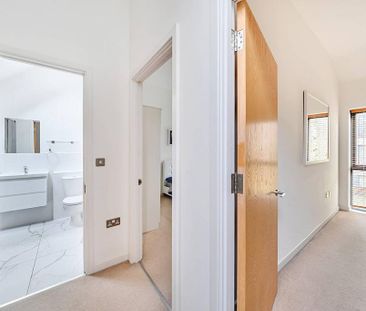 2 bedroom end of terrace house to rent - Photo 5