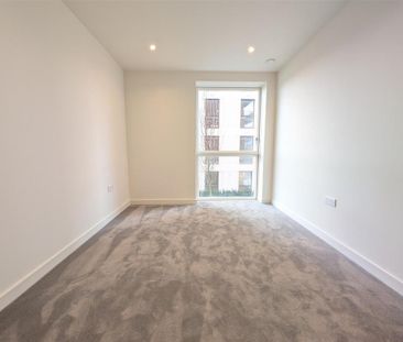 3 bedroom flat to rent - Photo 4