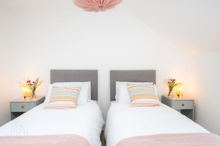 4 Station Terrace, Helens Bay, BT19 1TQ - Photo 5