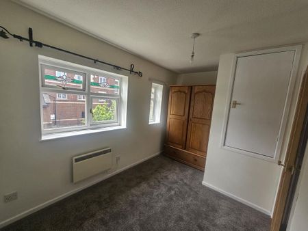 2 bedroom semi-detached house to rent - Photo 4