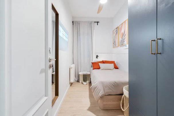 Carrer de Nàpols, Barcelona, Catalonia 08013 - Photo 1