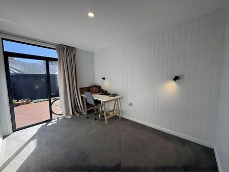 Fully Furnished Large Stylish Home for Rent - Photo 5