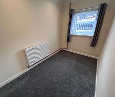 2 bedroom semi-detached bungalow to rent - Photo 3