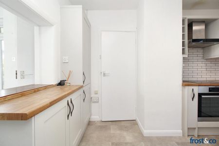 2 bedroom flat to rent - Photo 5