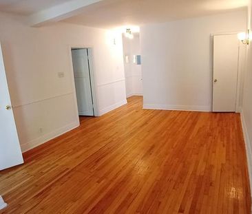 6348 Av. Coolbrook - Photo 2