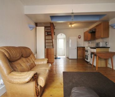 Station Road, Hounslow, Middlesex,TW3 - Photo 6