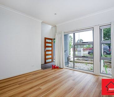 29 William Cooper Avenue, Bonner ACT 2914 - Townhouse For Rent | Do... - Photo 5