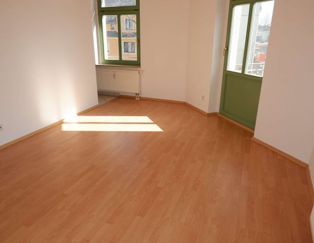 Moderne 2-Zi.-Whg. mit Balkon im 2 OG + Laminat ! - Foto 1