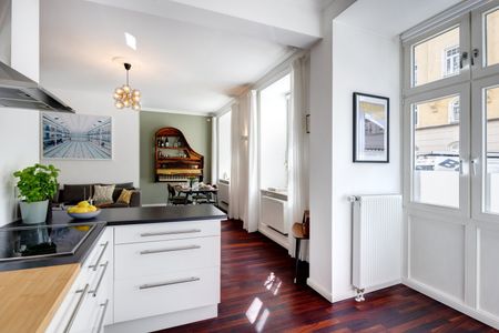 Elegant period apartment in sought-after location - Photo 4