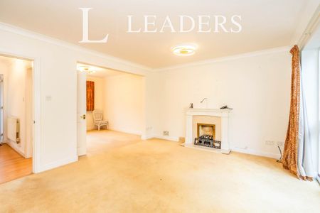 4 bedroom house to rent Bathurst Close, Hayling Island, PO11 - Photo 4