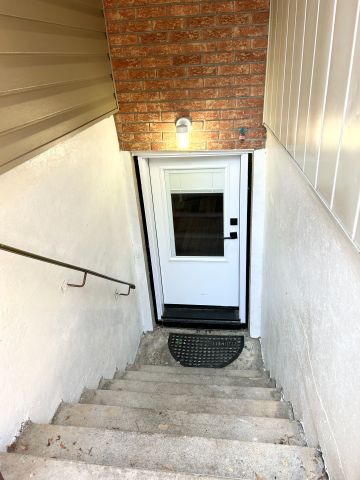 For Lease - 21 Delaware Avenue Unit# lower level, Toronto, Ontario - Photo 3