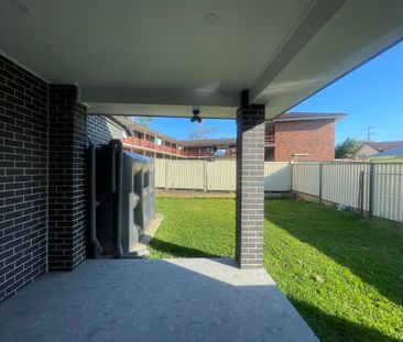 Brand New 5-Bedroom Duplex in Prime Location - Photo 3
