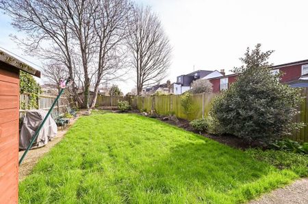 2 bedroom maisonette to rent - Photo 4