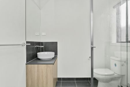 11 Bainbridge Road, Manor Lakes VIC, Belconnen - Photo 2