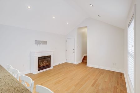 For Lease - 21 D'arcy Street Unit# Upper, Toronto, Ontario - Photo 4