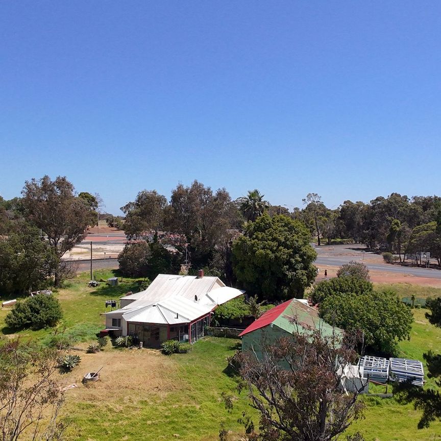 Fresh 2x1 Country Living and Peaceful Surroundings with Easy Access to Bunbury and Local Amenities. - Photo 1