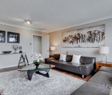 3 bedroom flat to rent - Photo 1