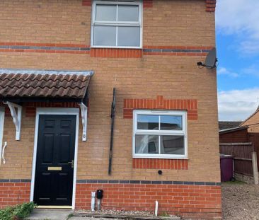 2 bedroom semi-detached house to rent - Photo 2