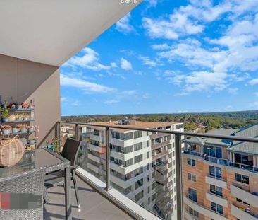Sleek one-bedroom with study apartment in sought-after complex - Photo 6