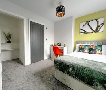 1 bedroom in a house share to rent - Photo 2