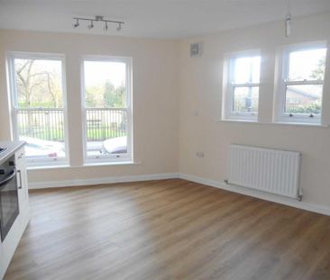 2 bedroom semi-detached house to rent - Photo 4