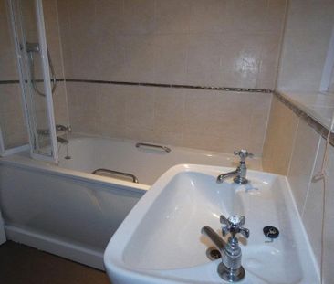 2 bedroom maisonette to rent - Photo 5