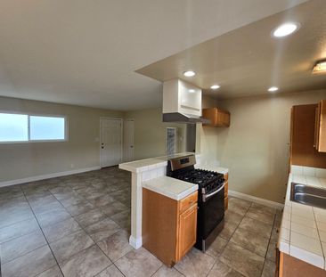 2267 Pomona Avenue - #A, Costa Mesa, CA 92627 - Photo 4