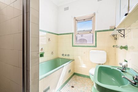 Generous & Practical Four Bedroom Home, Prime Bexley North Location - Photo 2